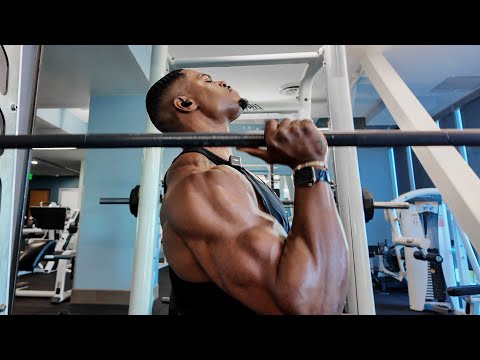 LEANER BY THE DAY EP 5 - Big Delts, Bench Press & A Roaring Bull!