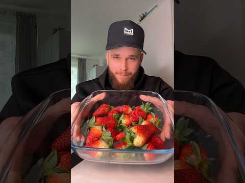 #fyp #foryoupage #strawberry #viral #tiktok