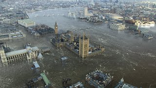 !!shocking news Flash flood in London, heavy rain in London, subways drowned, underground metro