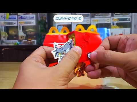 Unboxing Tom and Jerry Wobbling Cart. Tom and Jerry from the McDonald's Happy Meal.