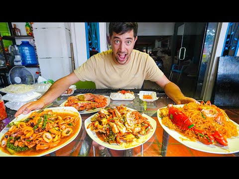 Cambodian Street Food Tour!! 🇰🇭 CRAZY KHMER SEAFOOD + Duck Egg Cake in Kampot, Cambodia!