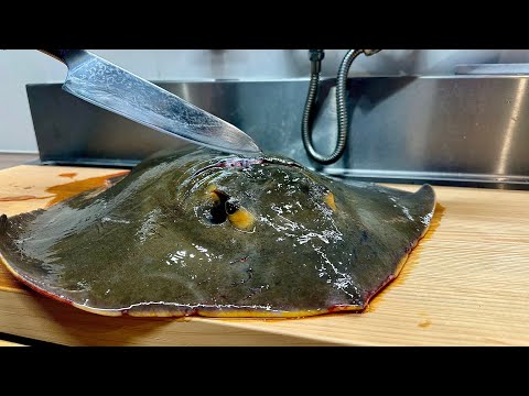 Japanese Fishermen Made Ankimo Monzu Using an Extra-large Stingray Liver [Japanese Food]