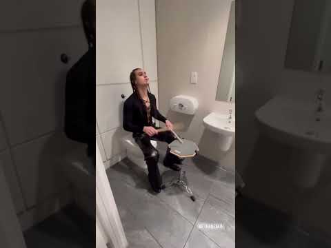 Ethan in bathroom #måneskin #maneskin #ethan #ethantorchio #music #reels