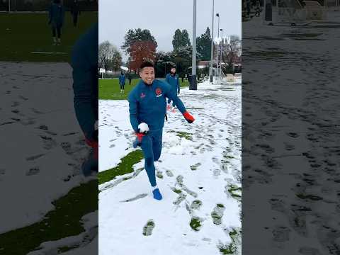 Snowball fight escalates! ❄️🤣