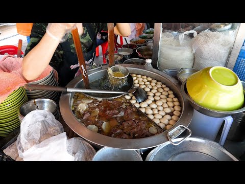 Spicy noodles with beef intestines - Thai street food