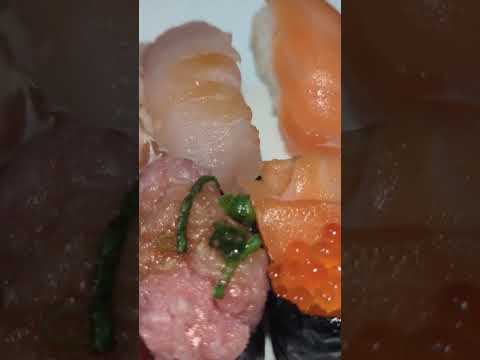 美味しそうに見えないから飯テロではない…動画って難しい。でもお寿司は美味しかった。#ぐんぐんグルメ選手権