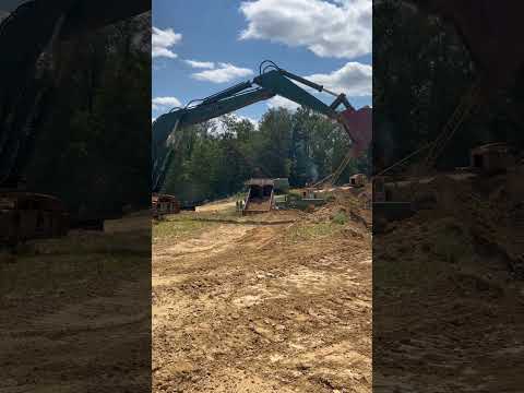 Bucyres Erie excavator at national pike show