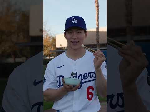 Before the #TokyoSeries, we put the Cubs and Dodgers chopstick skills to the test 🥢