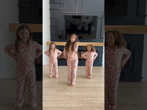 Watch this 🥰💃🏼 #matchingpajamas #halloween #halloweenpajamas #dance #dancetrend #dancevideo