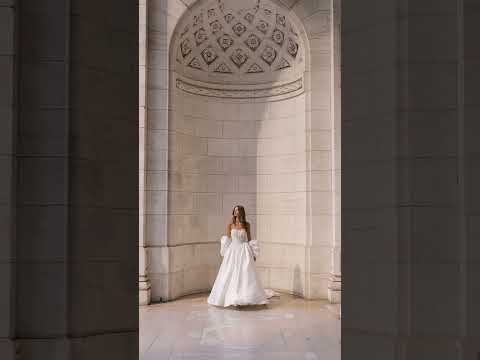 Bride in NYC #elopementnyc #nycweddingplanner #microwedding #bride #weddingstyle #bridaleditorial