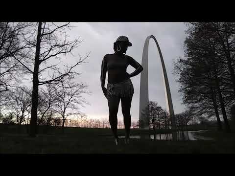 "STL CHICK" - Aye-verb | Belly Dance on Toes!