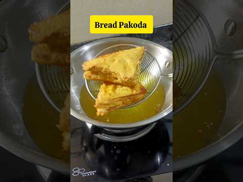 Bread Pakoda is a popular Indian snack #breadrecipe #breadpakoda