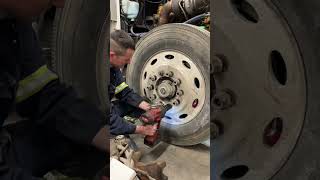 Install steering tire for semi trucks #tires #tire #semitruck