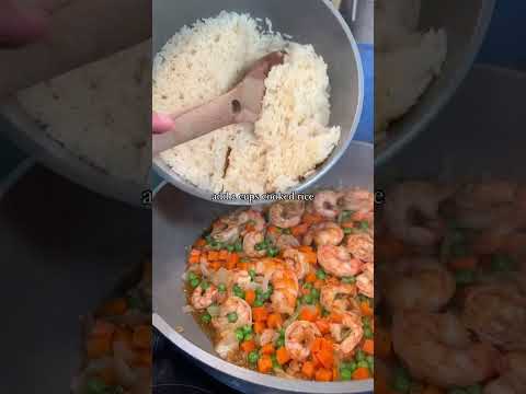 Easy, Healthy Shrimp Fried Rice #easyrecipes #friedrice #highprotein #dinnerrecipe #dinnerideas