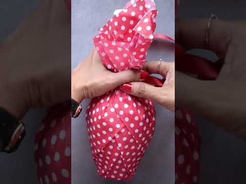 How to Gift Wrap a Bottle | Wrapping Bottle as Gift for Christmas | Gift Wrap a Bottle of Wine