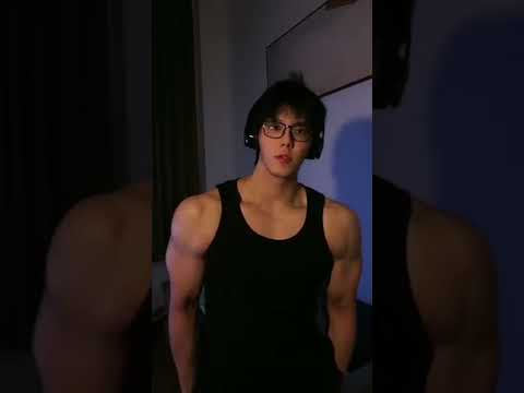 【Tik Tok】肌肉 | 帥哥 | 變裝 | 亞洲 | 健身 | 男友力 | Douyin