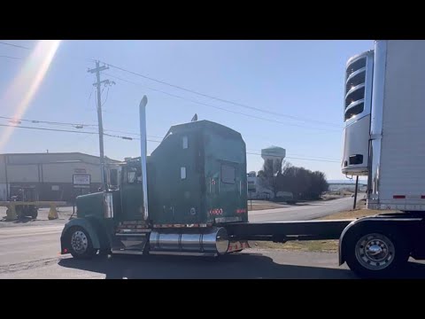 1993 Kenworth w900 with 327”wb with 349a cat 3406B superjakes