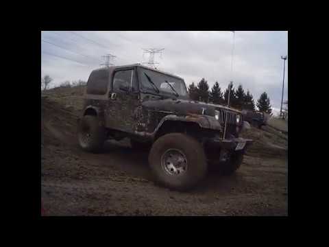 River Road Rally Park Wrangler YJ climbing