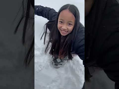 Their love language is kulitan #ezfam #snowfall #snowstorm #toronto #familyvlog #familycomedy