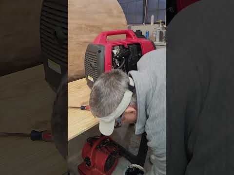 How to change the oil in your Honda generator eu 2000i on a rainy day, prepare for storm #offgrid