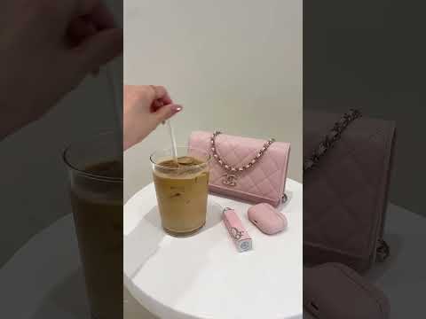 Coffee and pink things make me happy 🥰💕 #chanel #chanelwoc #nailart #dior #cartier