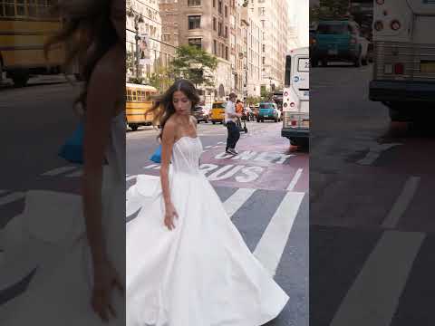 A Chic and Modern New York City Bride #weddinginspiration #bridaldesigner #modernbride #nycwedding