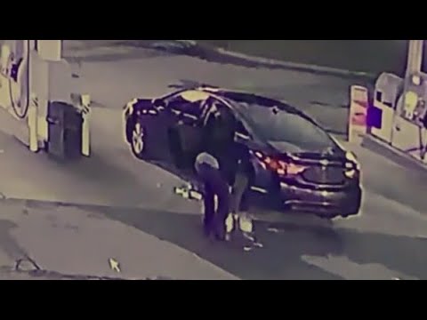 Bungling burglar makes comical getaway | FOX 5 News