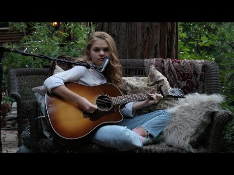 RUNAWAY ~ Backyard Sessions ~ Makai Colvin