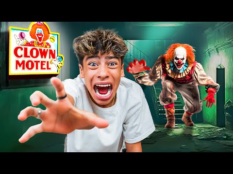 Escaping a Haunted CLOWN Motel 🤡