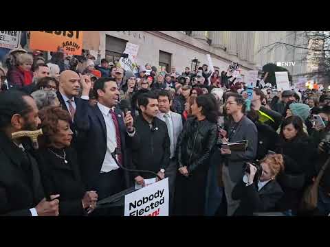 "Shut Down the Senate!" Hundreds Chant in Protest of Elon Musk "Takeover" outside of USAID in DC