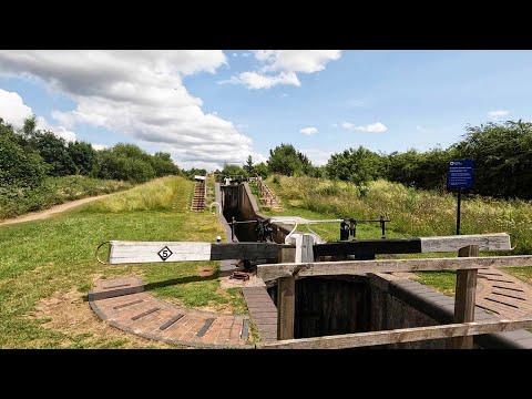 Droitwich Canal, walking from Droitwich to Hanbury Junction, narrowboats