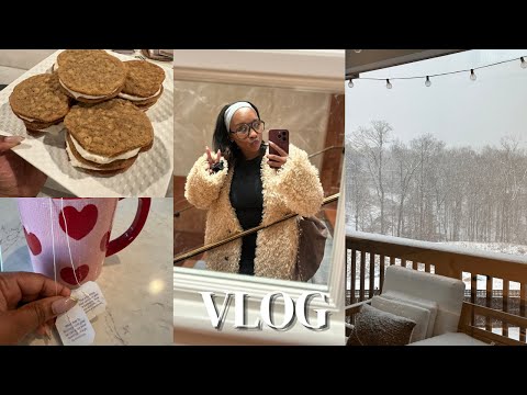 VLOG ✩ SNOWY WEEKEND AT HOME, BAKING, HOMEMADE ICE CREAM, GAME NIGHT, HOME PROJECT FAIL