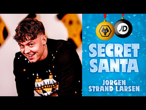 "My mum would be proud!" | Jorgen Strand Larsen wraps Nelson Semedo's Wolves secret Santa gifts