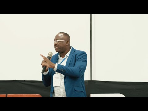 Rir para relaxar | Dr. Apingar António Pio Nhamizinga Garcia | TEDxBeira