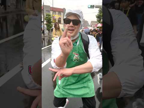 お祭りでもカンカンダンスを踊る副社長