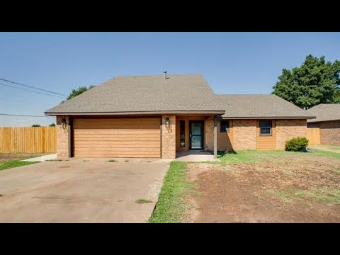 902 Willow Creek Place - Home for sale in Enid, OK