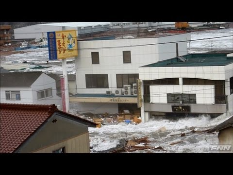 大船渡市街地に押し寄せる津波 【視聴者提供映像】