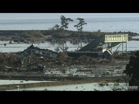 大きな被害を受けた新地町 ［震災翌日］