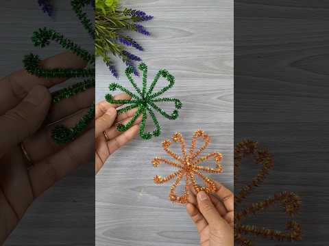 DIY Christmas Ornaments made with Pipe Cleaner #diy