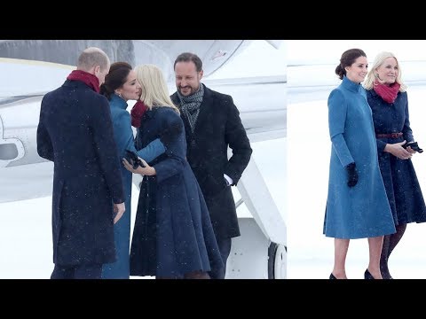 Crown Princess Mette-Marit and Prince William had matching scarves at their arrival to Oslo