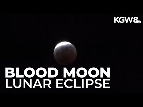 Worm Blood Moon lunar eclipse approaches totality in Portland