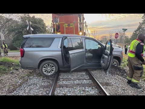 Georgia State Patrol investigates Dublin train-SUV collision