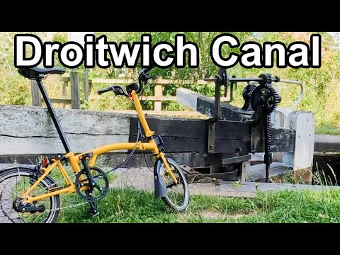 Puncture on my Brompton  - rear wheel, Droitwich Canal