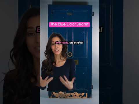 Don’t dare to not finish the video 😎 The Notting Hill blue door isn’t what it seems! 💙 Would you