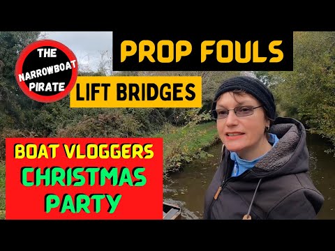 SOLO BOATING | Lift Bridges | NARROWBOAT Prop fouls | Vloggers Christmas Party [Ep 83]