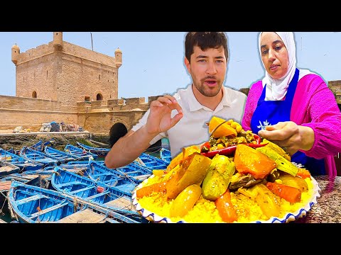 Street Food in Essaouira 🇲🇦 Moroccan Food So Nice They Named it Twice : COUSCOUS!