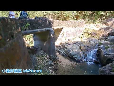 Small waterfall in Aberdeen Country Park 香港仔郊野公園小瀑布 mhp4053 oct2024