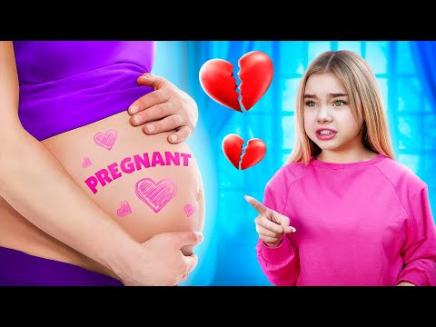 My Mom is Pregnant! Popular vs Unpopular Student