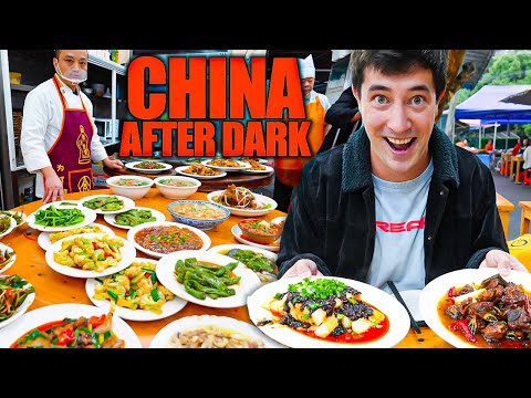 Chinese Street Food After Dark 🇨🇳 SPICY “Fly Restaurant” Sichuan Food in Chengdu, China!