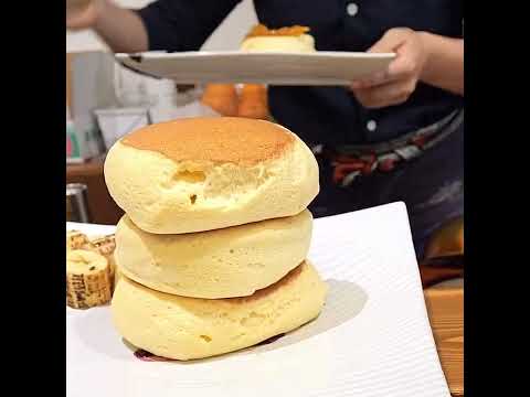 Incredible and beautiful pancakes! (Super Japanese food)